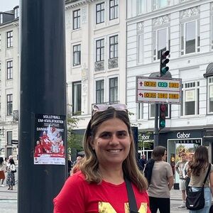 Meet your Posher, Voula